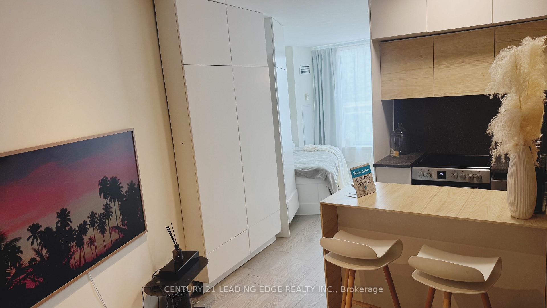 Photo 3 of Unit 1821, 650 Queens Quay W, Toronto, Niagara — HOMEH