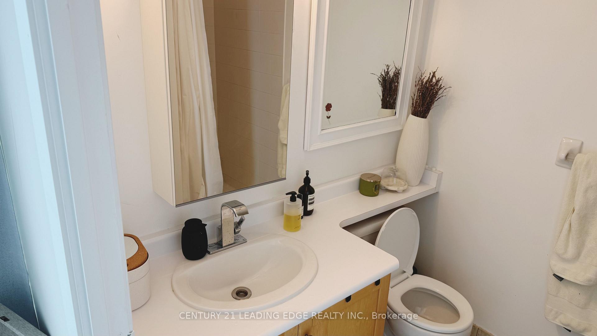 Photo 6 of Unit 1821, 650 Queens Quay W, Toronto, Niagara — HOMEH