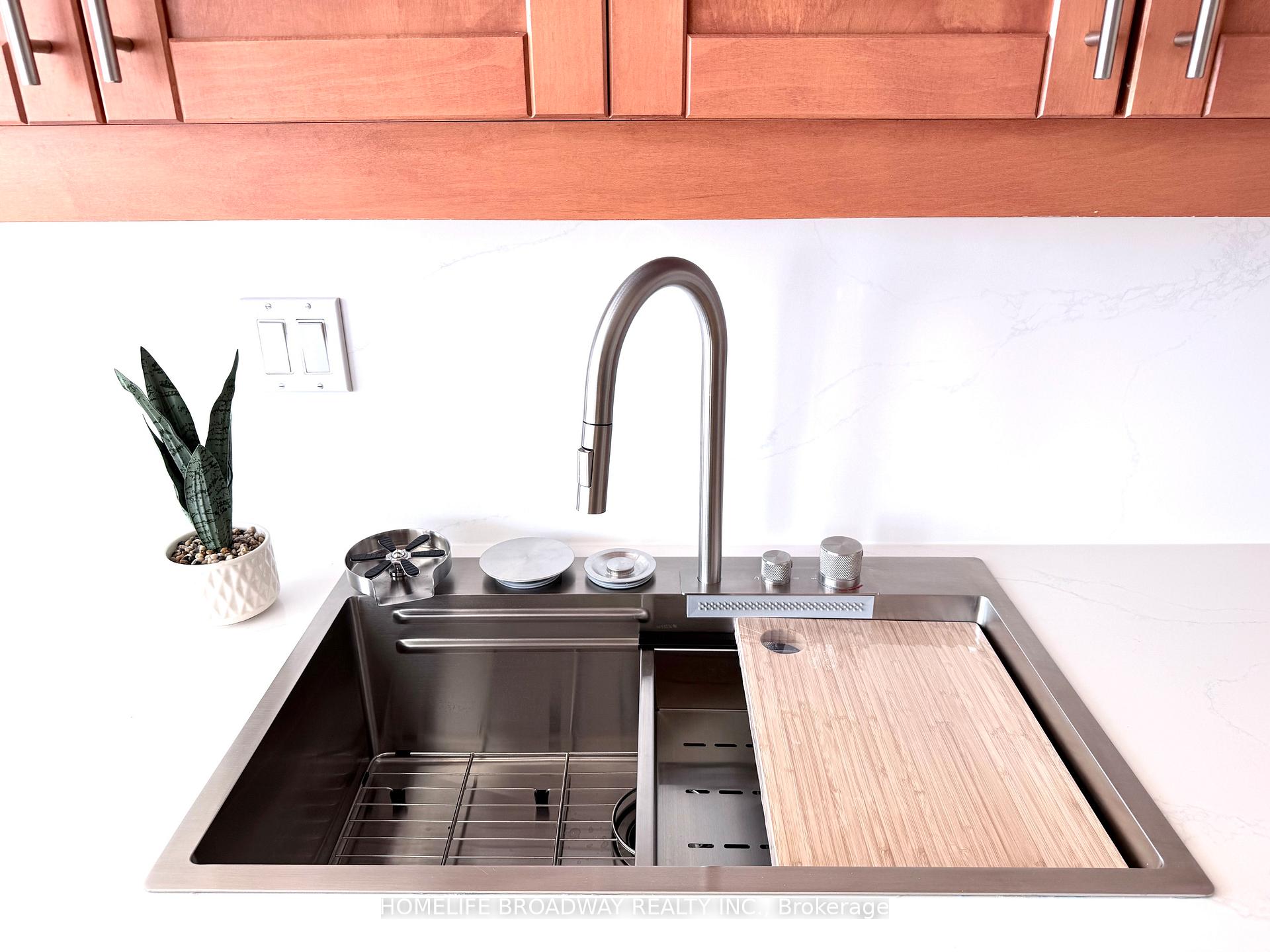 Photo 13 of Unit 203, 9 Chalmers Road, Richmond Hill, Doncrest — HOMEH