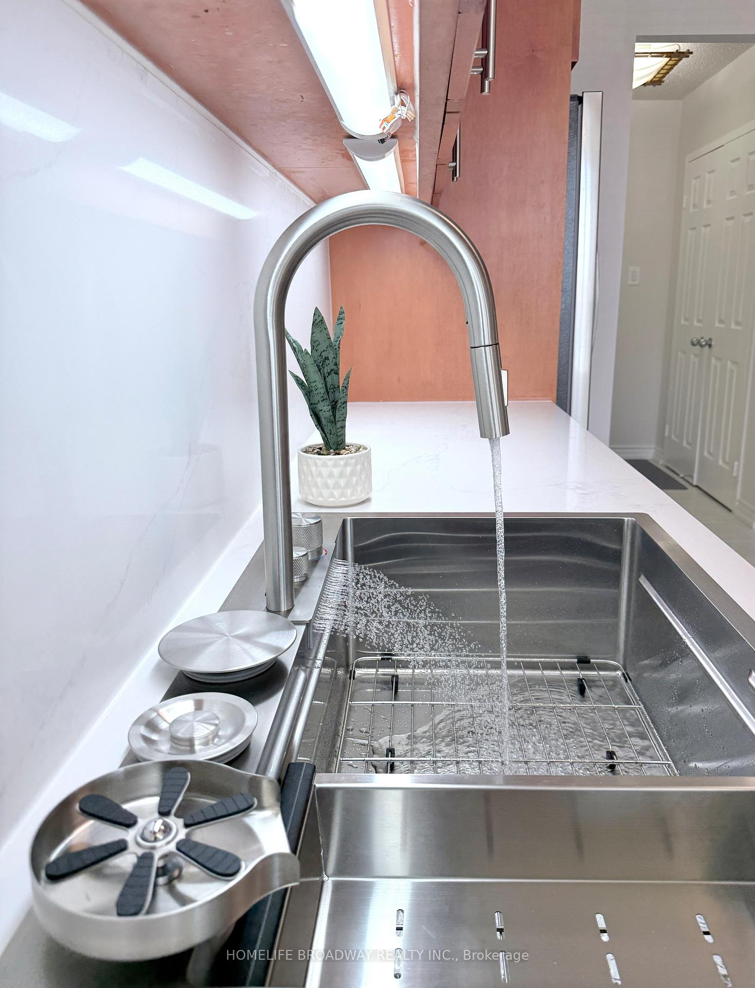 Photo 14 of Unit 203, 9 Chalmers Road, Richmond Hill, Doncrest — HOMEH