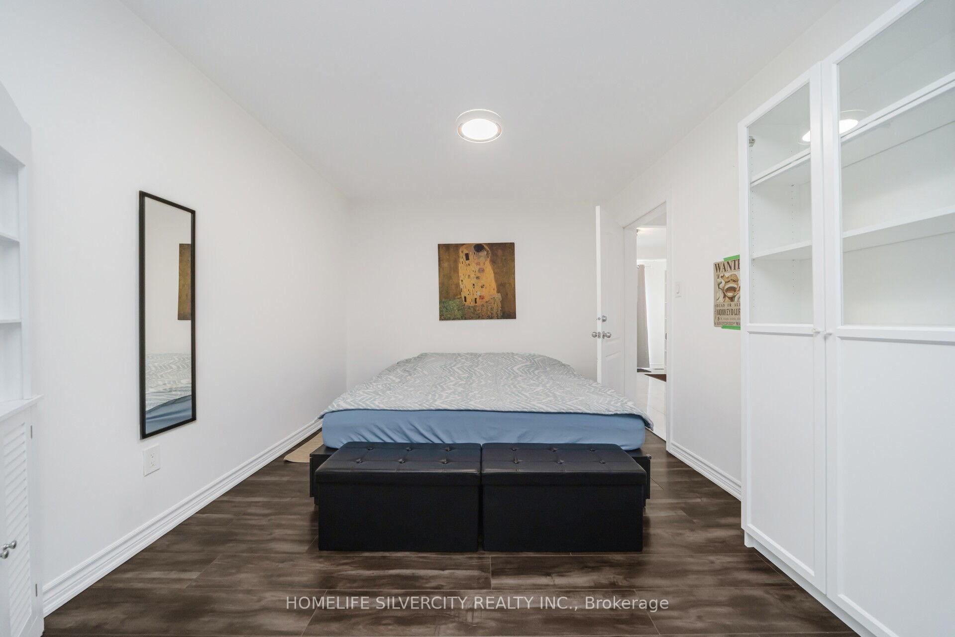 Photo 9 of 7582 Discus Crescent, Mississauga, Malton — HOMEH