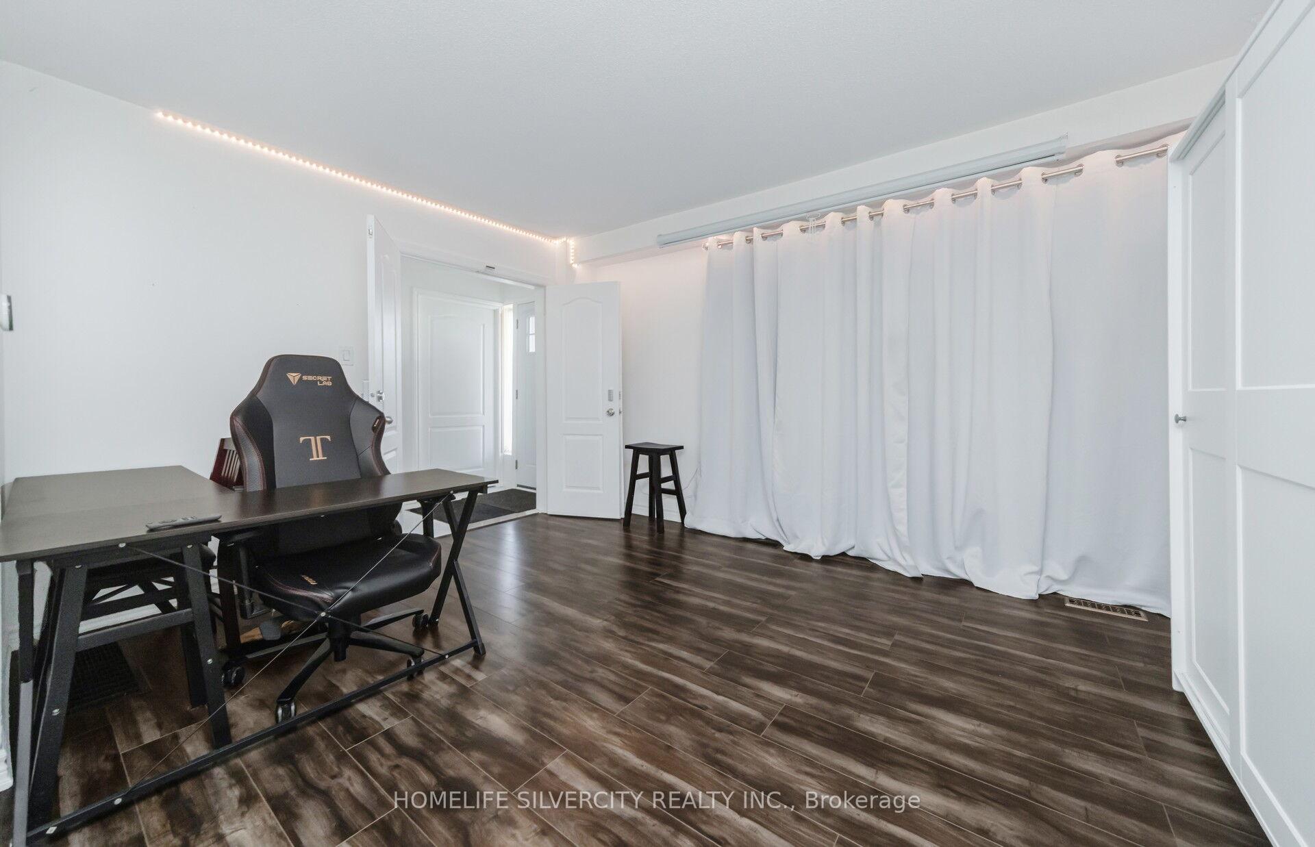 Photo 11 of 7582 Discus Crescent, Mississauga, Malton — HOMEH