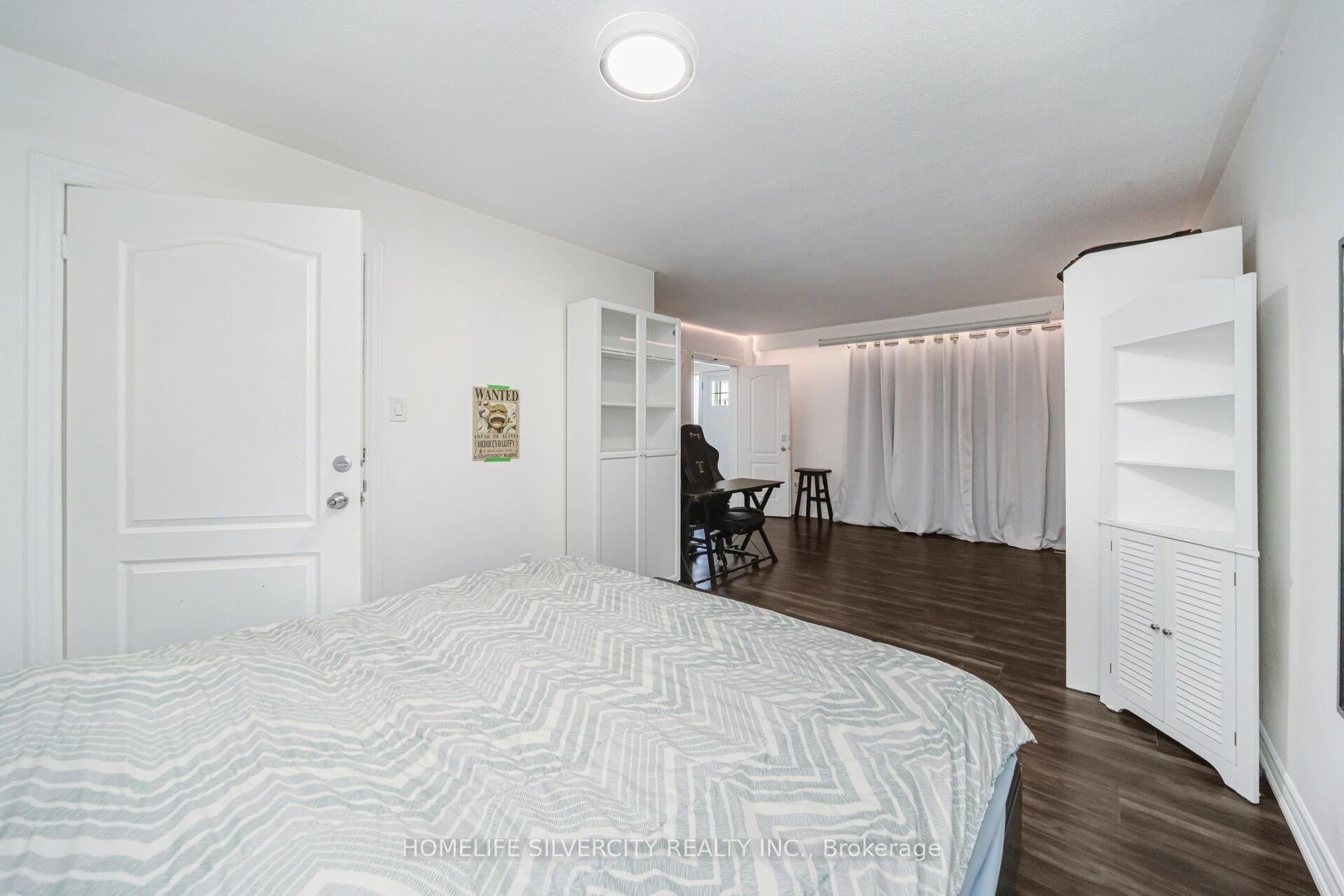 Photo 10 of 7582 Discus Crescent, Mississauga, Malton — HOMEH