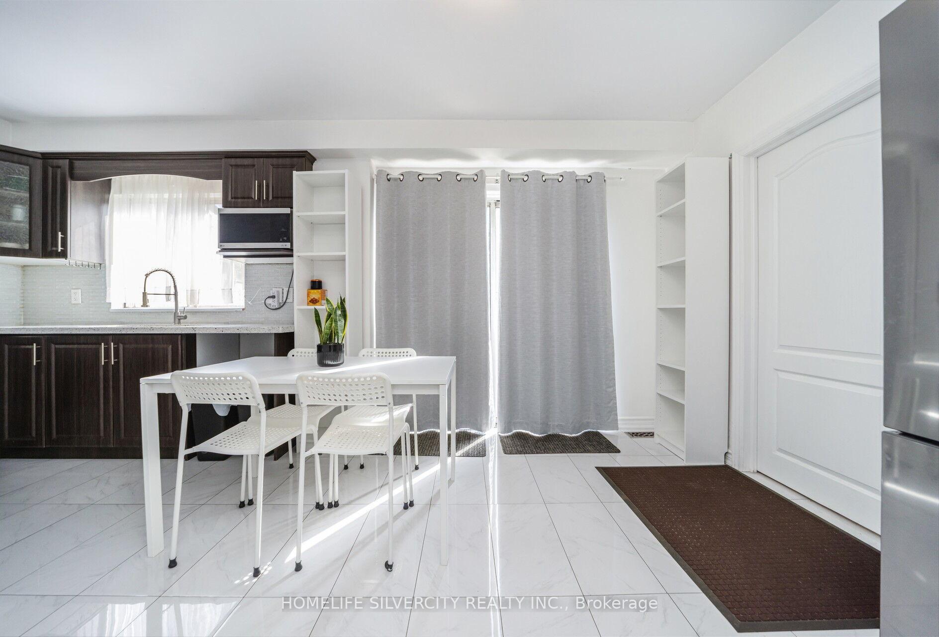 Photo 12 of 7582 Discus Crescent, Mississauga, Malton — HOMEH