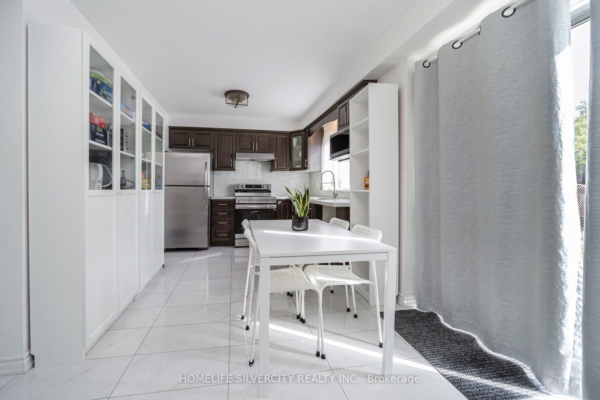 Photo 13 of 7582 Discus Crescent, Mississauga, Malton — HOMEH