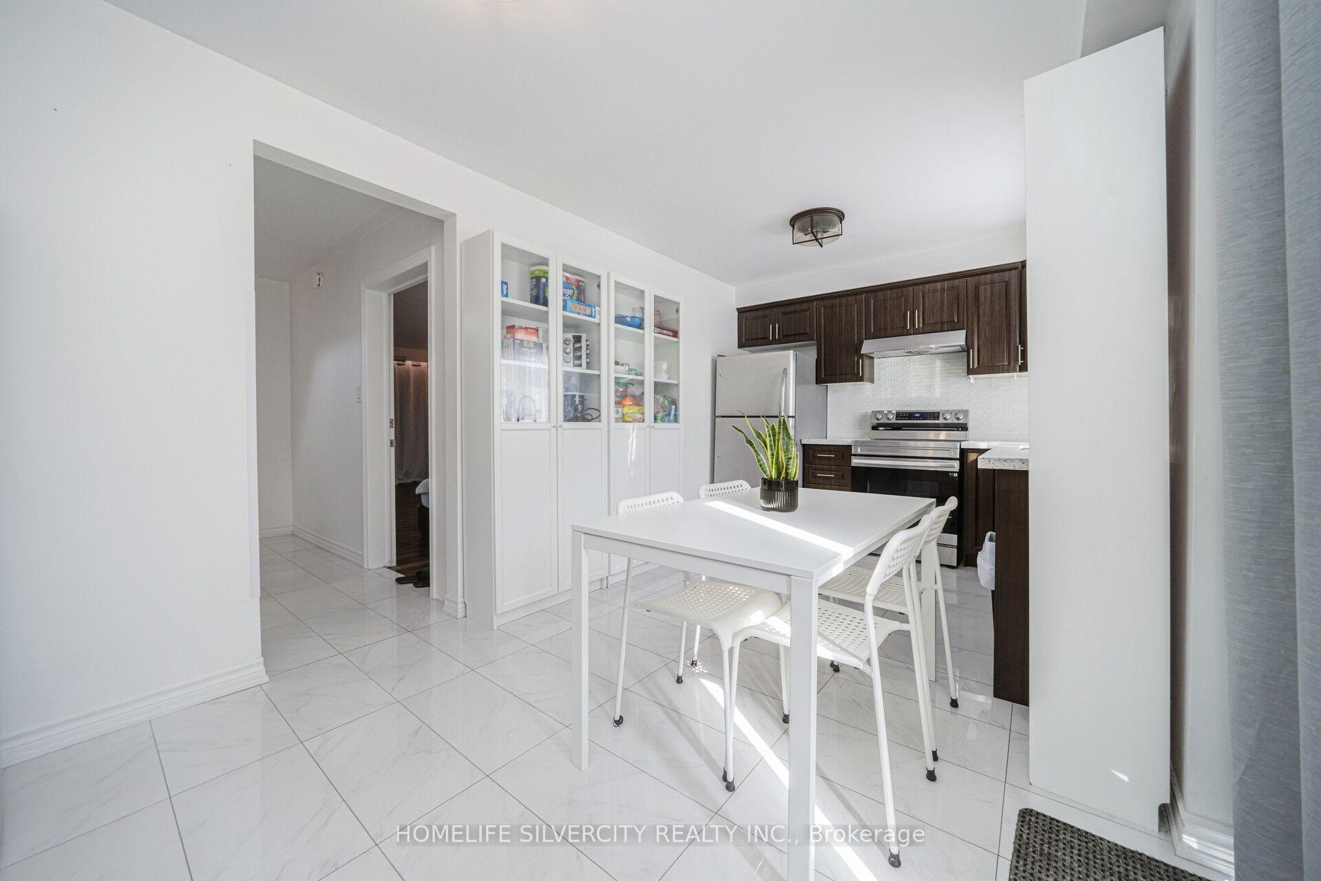 Photo 14 of 7582 Discus Crescent, Mississauga, Malton — HOMEH