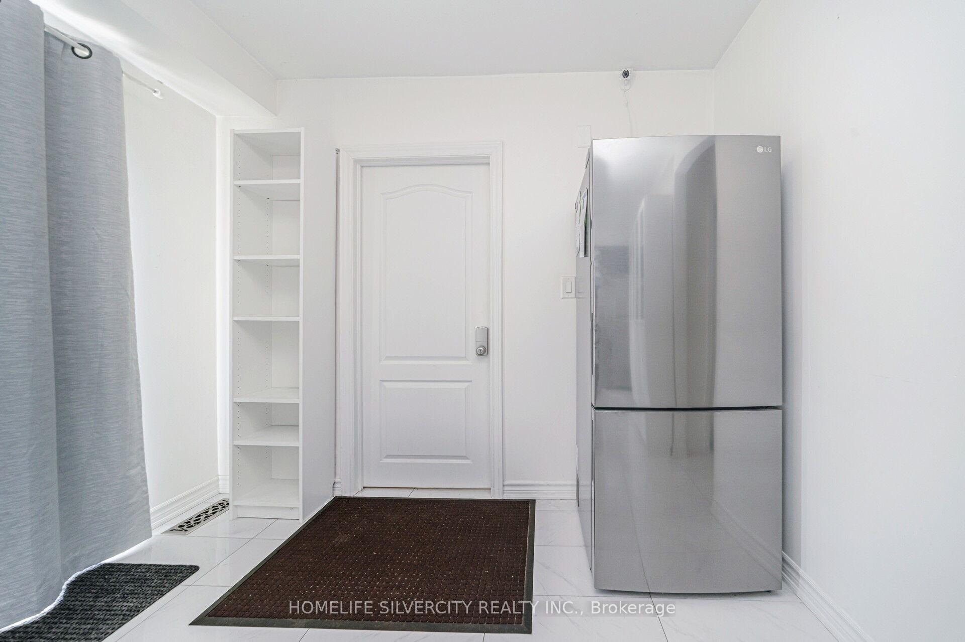Photo 17 of 7582 Discus Crescent, Mississauga, Malton — HOMEH