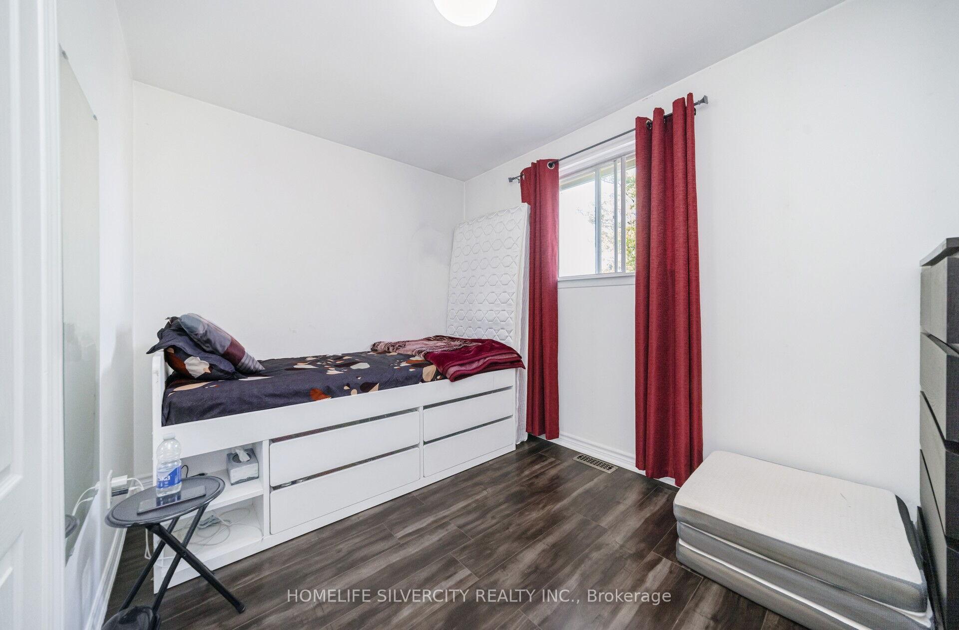 Photo 24 of 7582 Discus Crescent, Mississauga, Malton — HOMEH