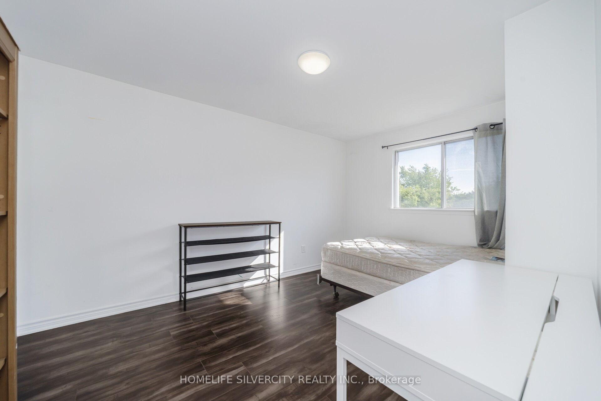 Photo 27 of 7582 Discus Crescent, Mississauga, Malton — HOMEH
