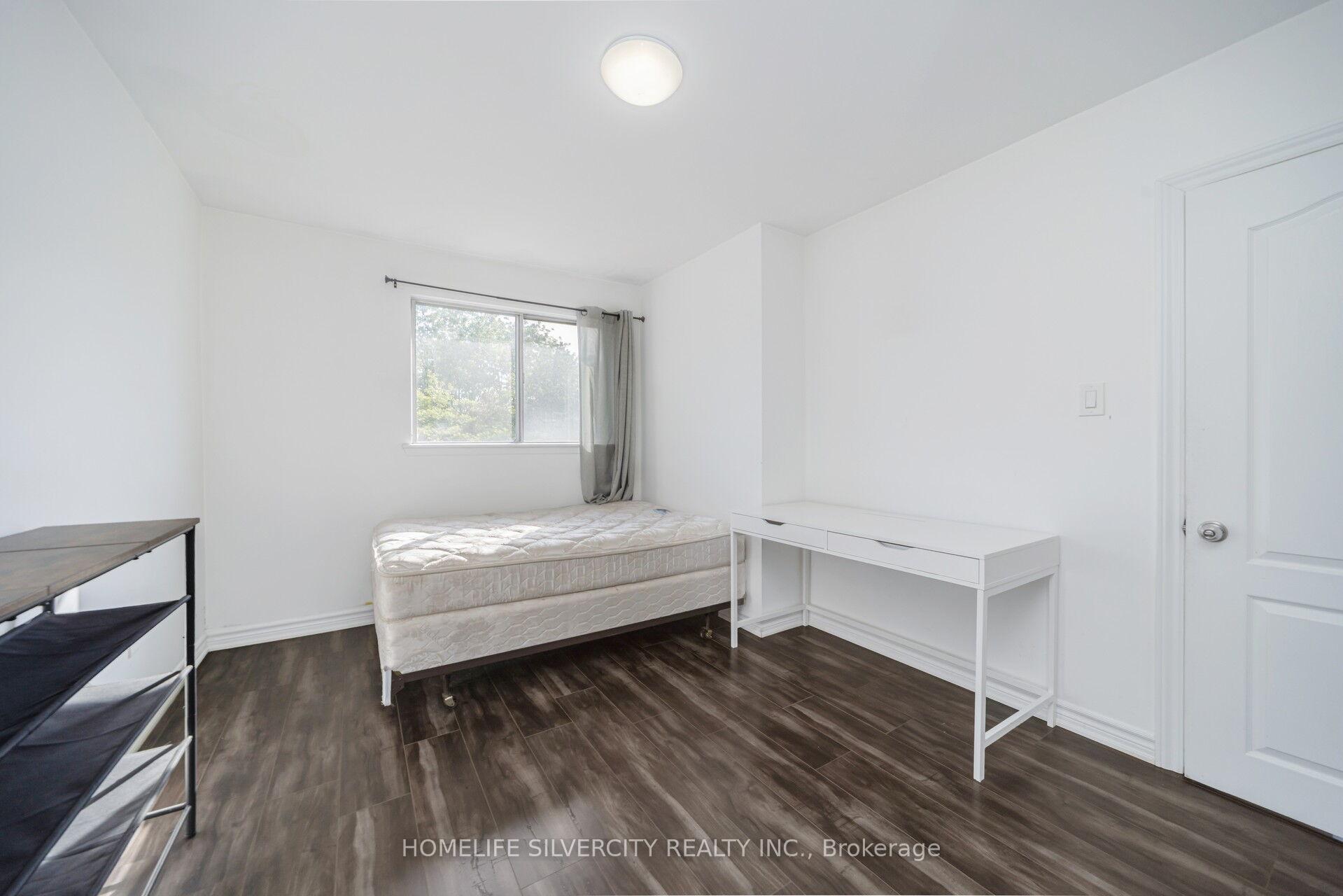 Photo 28 of 7582 Discus Crescent, Mississauga, Malton — HOMEH