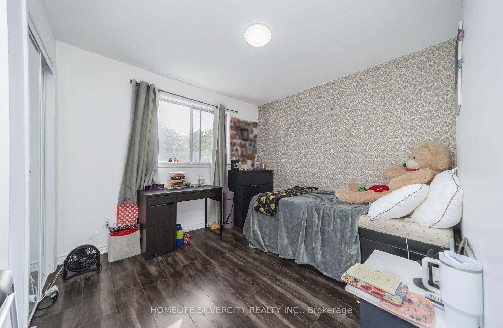 Photo 30 of 7582 Discus Crescent, Mississauga, Malton — HOMEH
