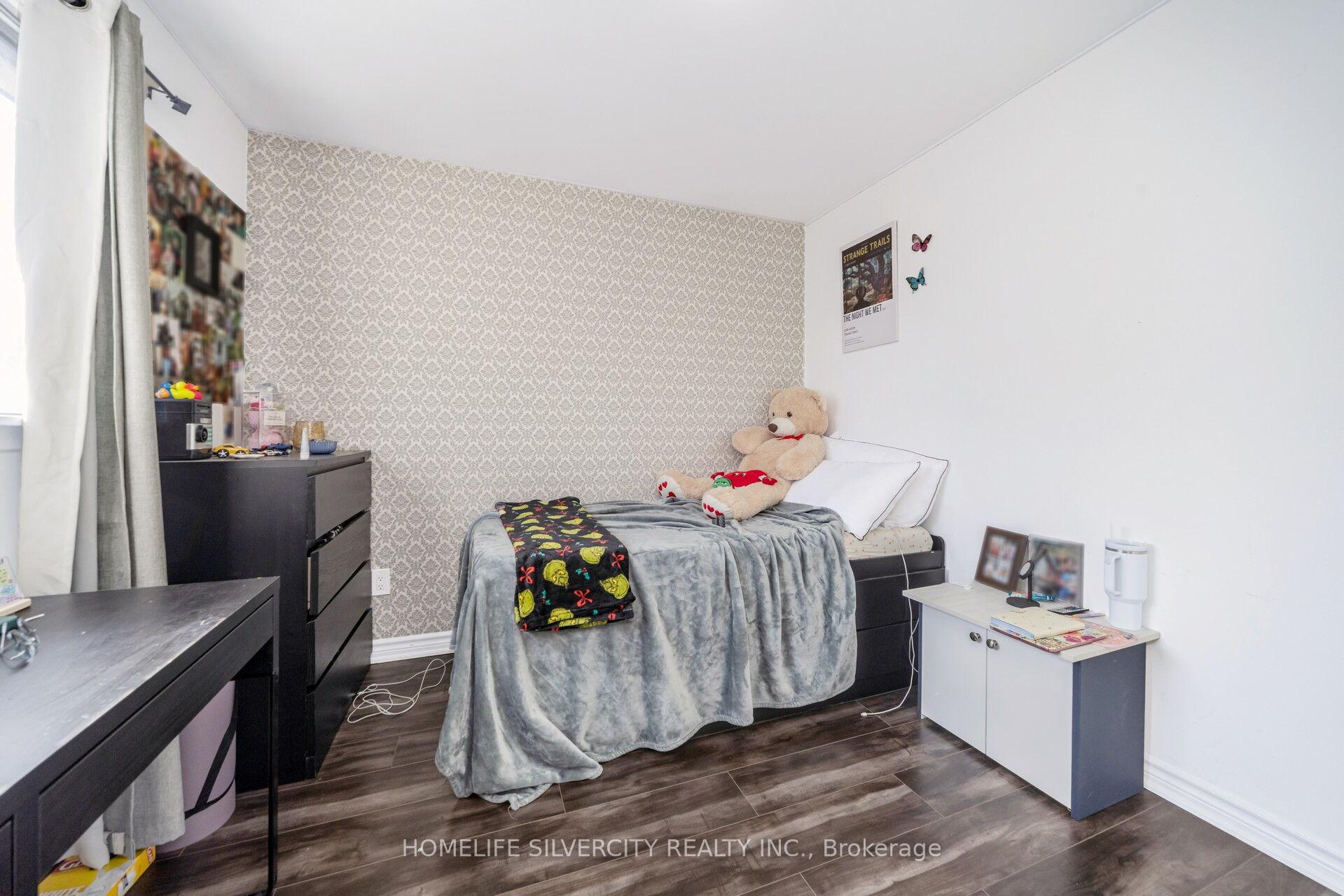 Photo 31 of 7582 Discus Crescent, Mississauga, Malton — HOMEH
