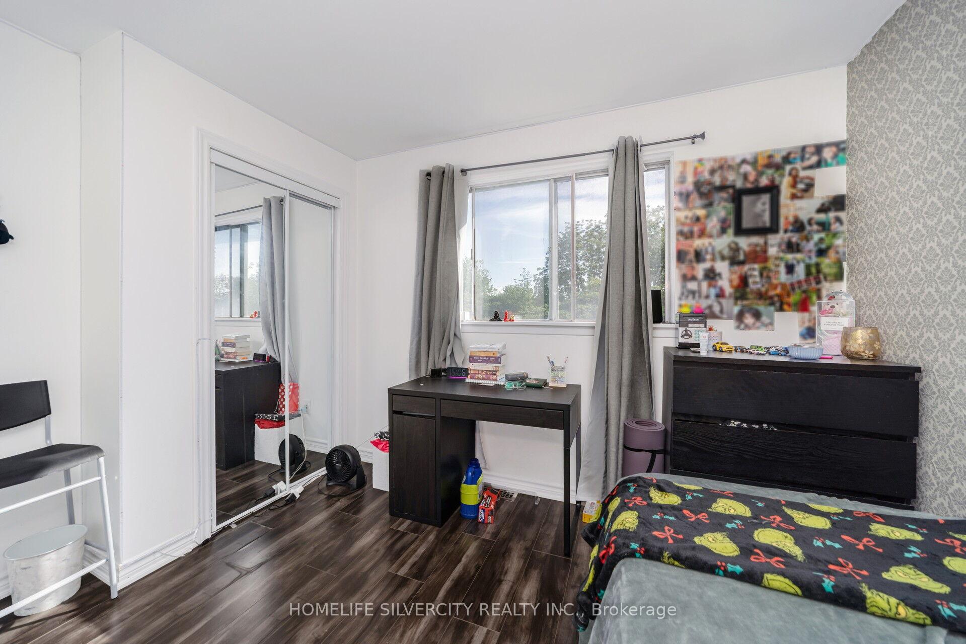 Photo 32 of 7582 Discus Crescent, Mississauga, Malton — HOMEH