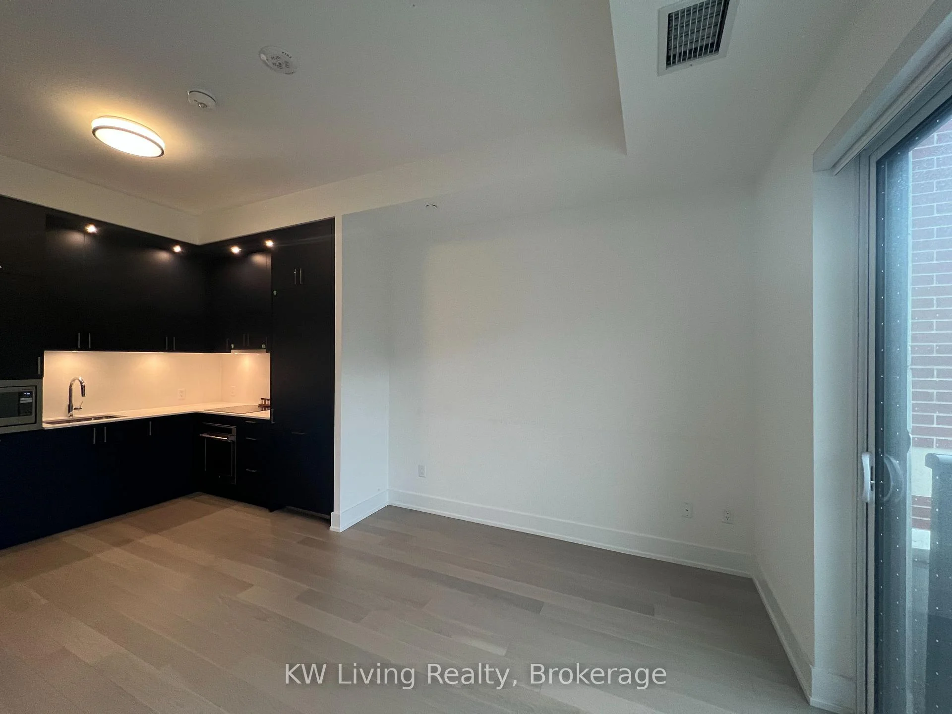 Photo 44 of Unit MZ10, 259 The Kingsway, Etobicoke, Edenbridge-Humber Valley — HOMEH