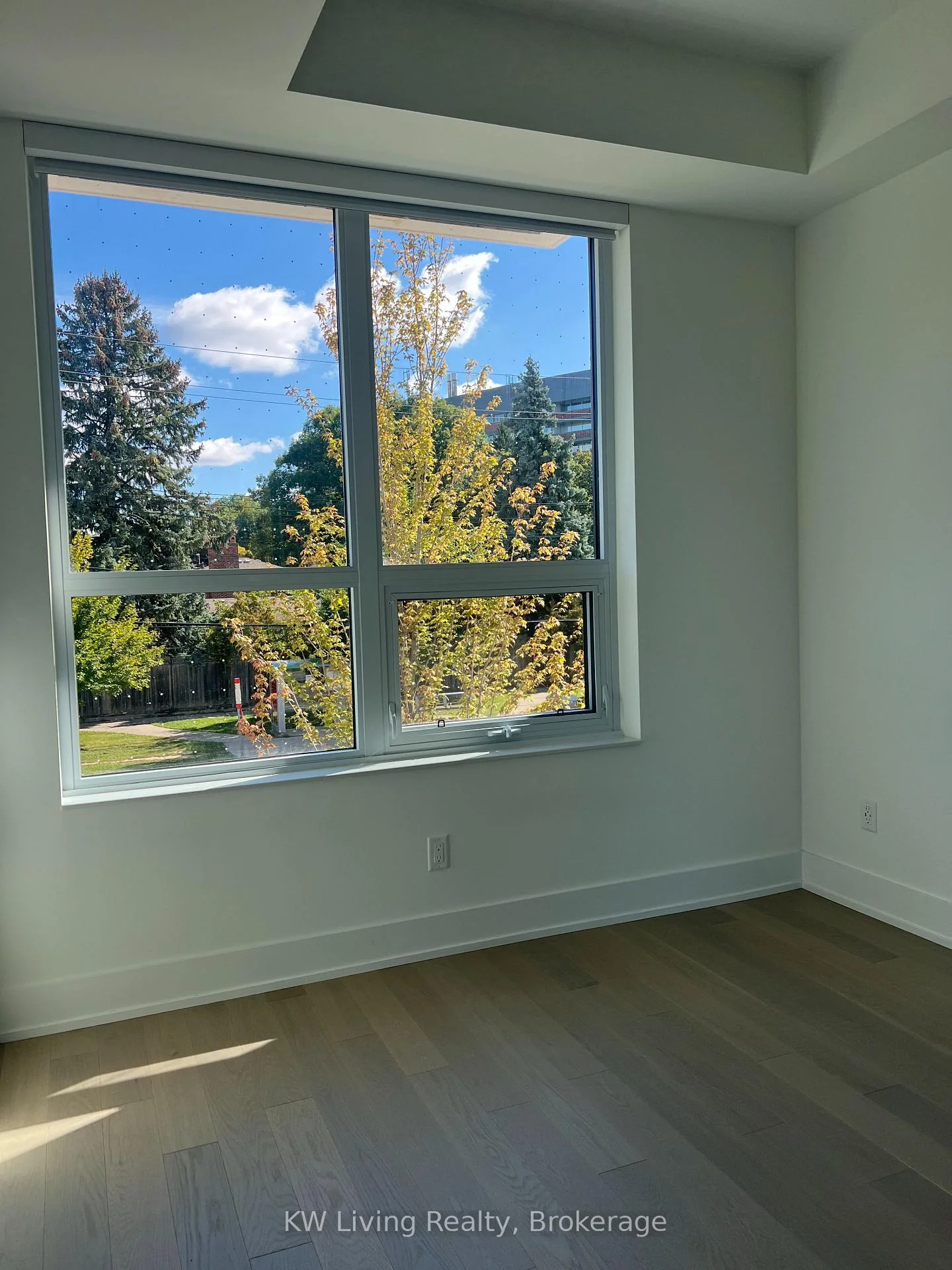 Photo 86 of Unit MZ10, 259 The Kingsway, Etobicoke, Edenbridge-Humber Valley — HOMEH