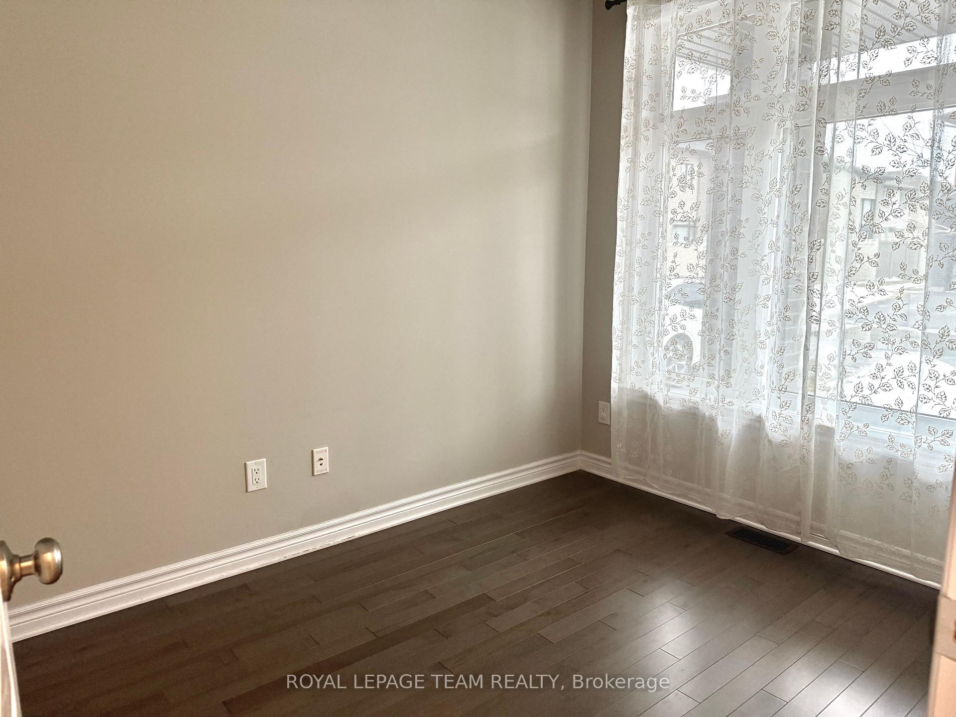 Photo 3 of 82 Warrior Street, Ottawa, Kanata - Emerald Meadows/Trailwest — HOMEH