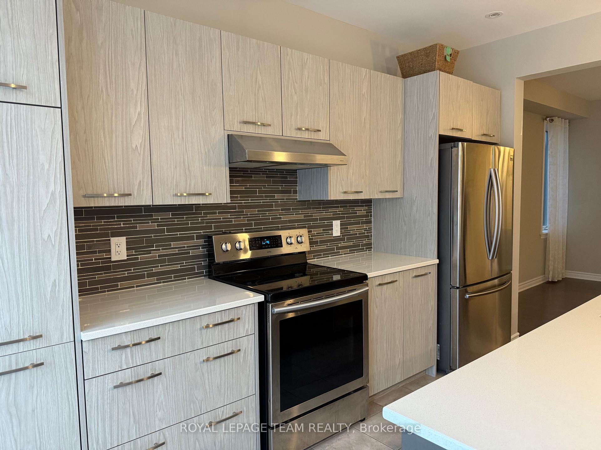 Photo 5 of 82 Warrior Street, Ottawa, Kanata - Emerald Meadows/Trailwest — HOMEH