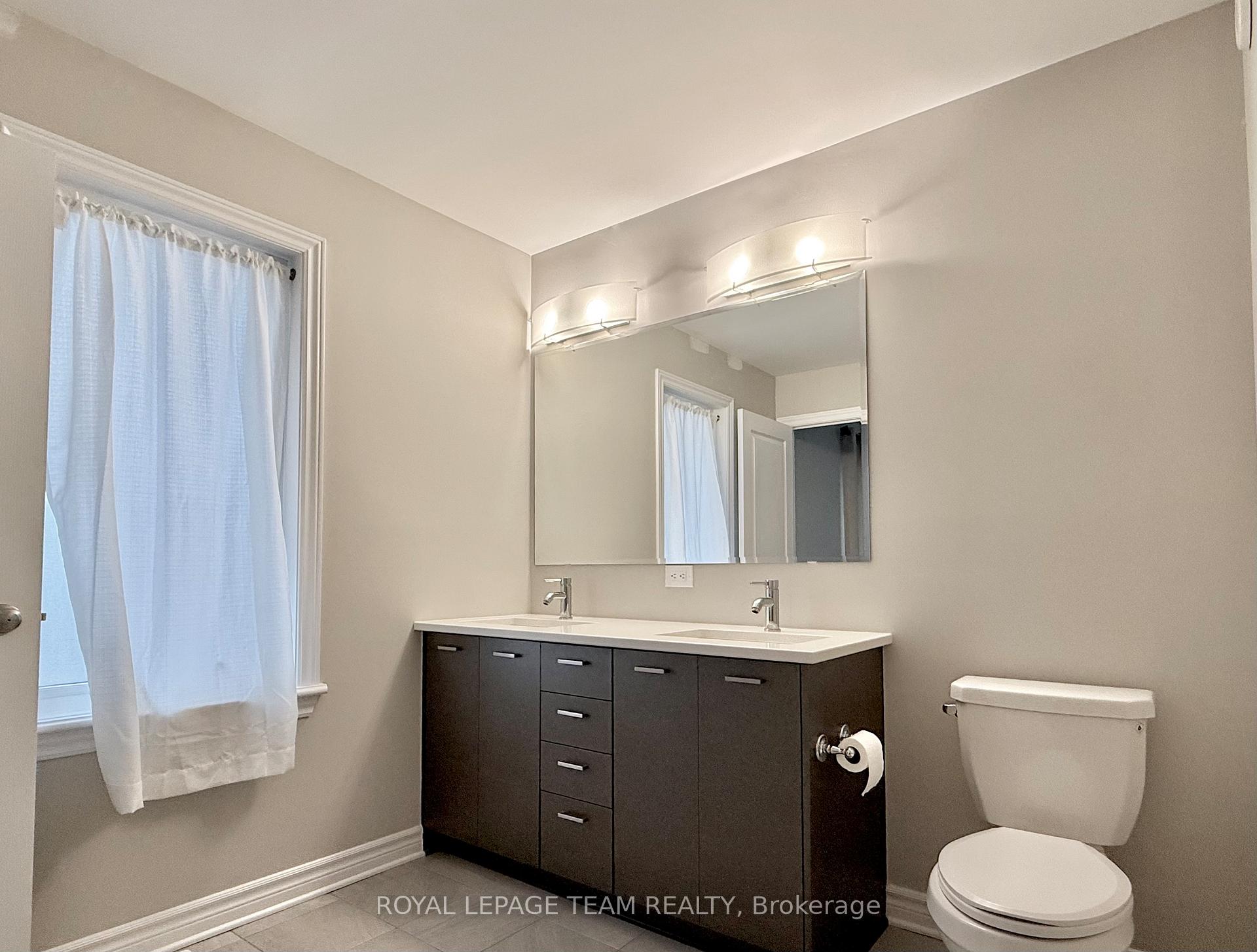 Photo 19 of 82 Warrior Street, Ottawa, Kanata - Emerald Meadows/Trailwest — HOMEH