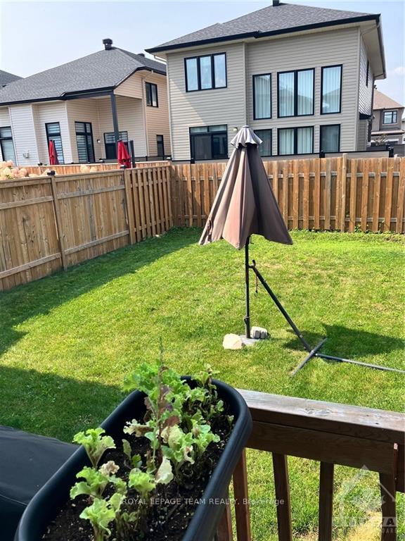 Photo 32 of 82 Warrior Street, Ottawa, Kanata - Emerald Meadows/Trailwest — HOMEH