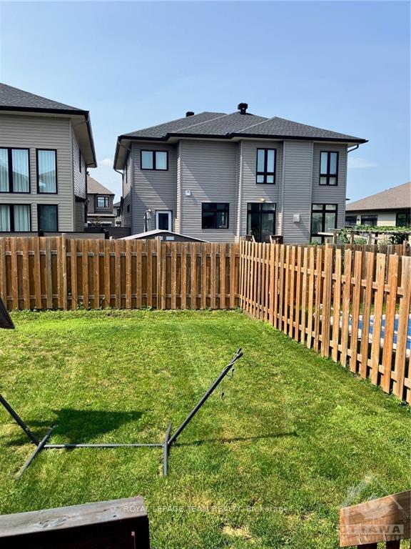 Photo 33 of 82 Warrior Street, Ottawa, Kanata - Emerald Meadows/Trailwest — HOMEH