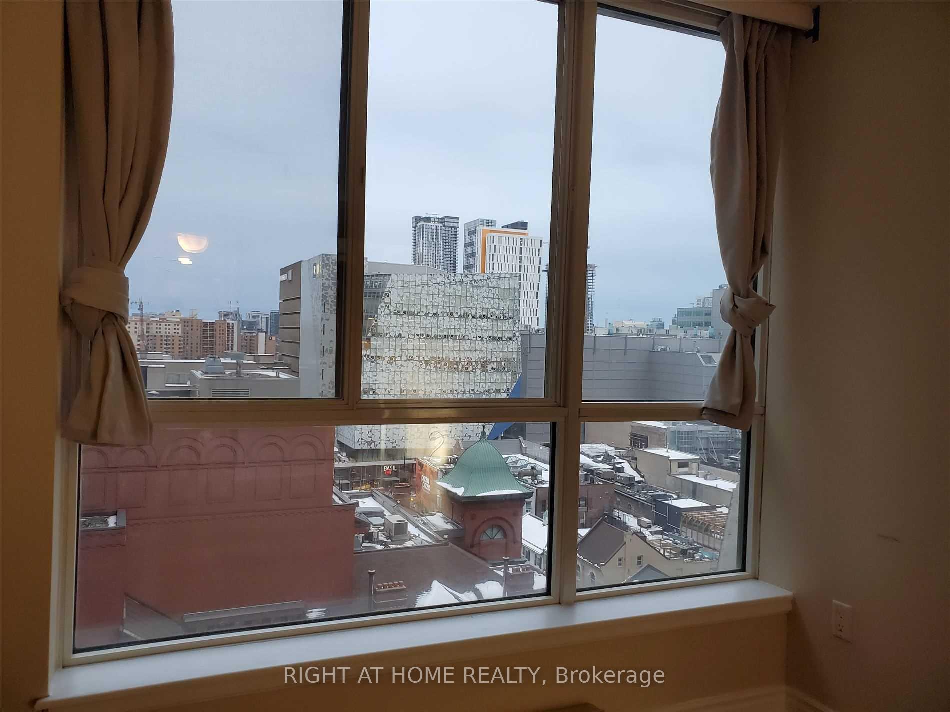 Photo 4 of Unit 1109, 38 Elm Street, Toronto, Bay Street Corridor — HOMEH