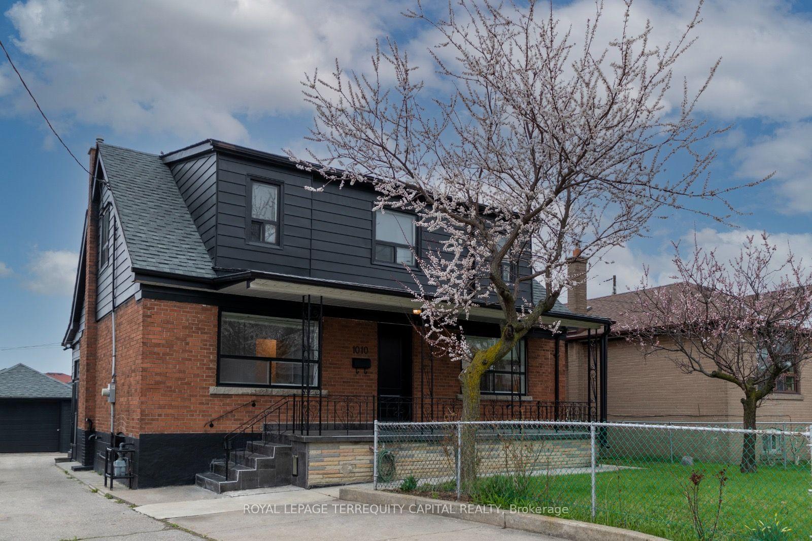 Photo 1 of Unit Upper, 1010 Caledonia Road, North York, Yorkdale-Glen Park — HOMEH