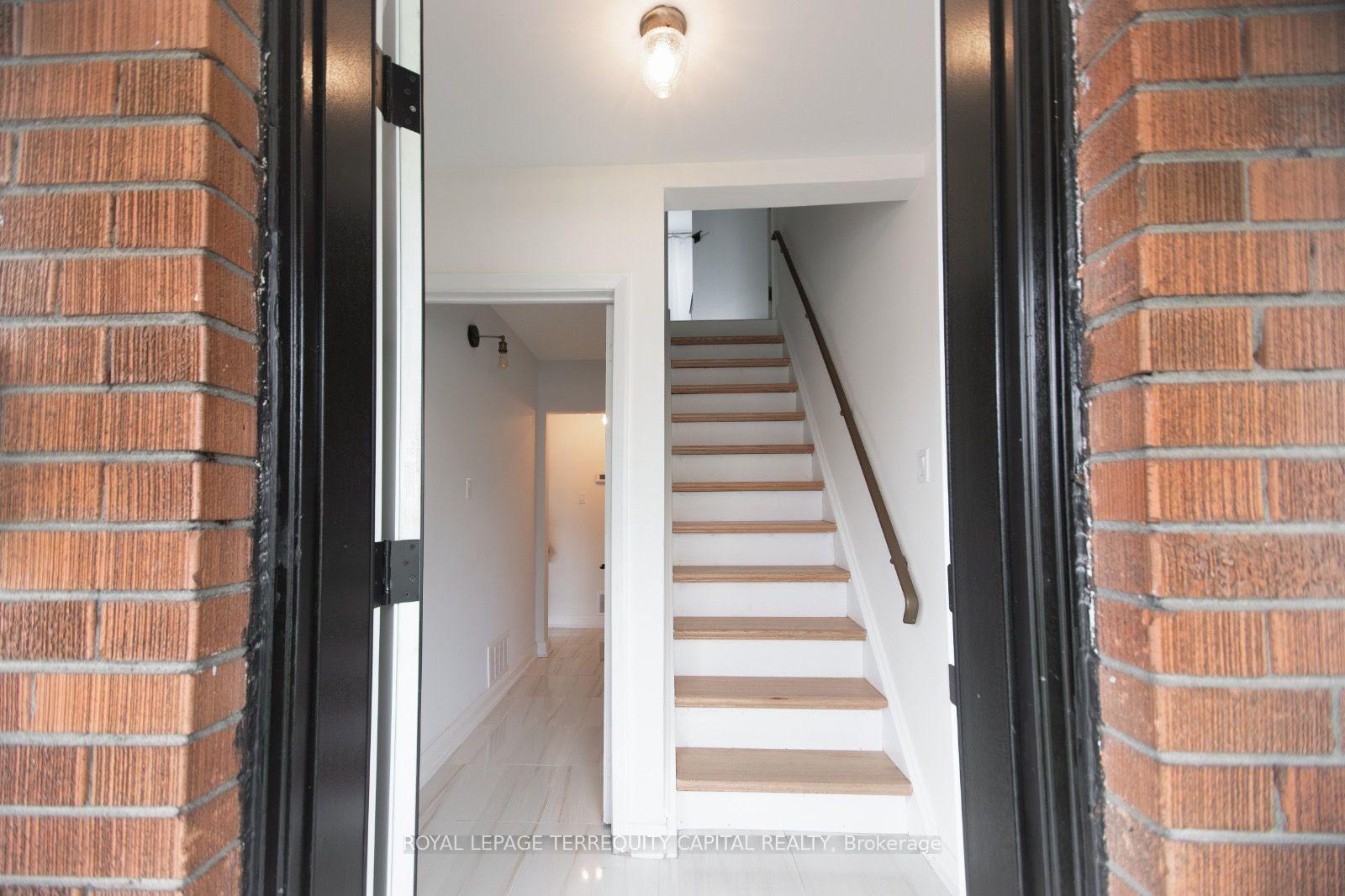 Photo 3 of Unit Upper, 1010 Caledonia Road, North York, Yorkdale-Glen Park — HOMEH