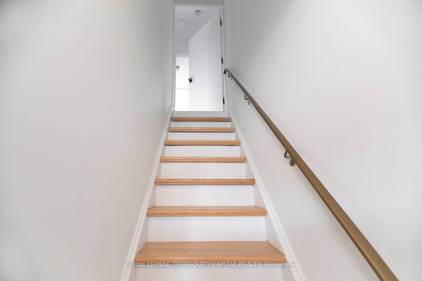 Photo 4 of Unit Upper, 1010 Caledonia Road, North York, Yorkdale-Glen Park — HOMEH