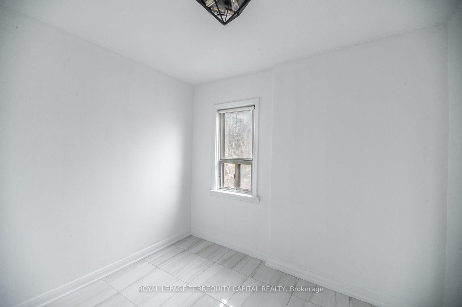 Photo 12 of Unit Upper, 1010 Caledonia Road, North York, Yorkdale-Glen Park — HOMEH