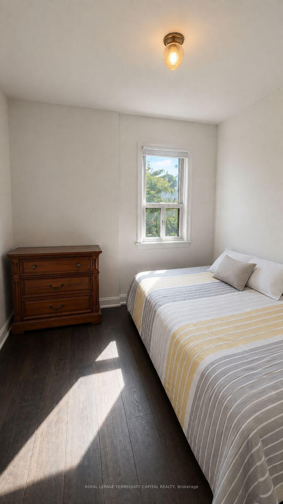 Photo 13 of Unit Upper, 1010 Caledonia Road, North York, Yorkdale-Glen Park — HOMEH