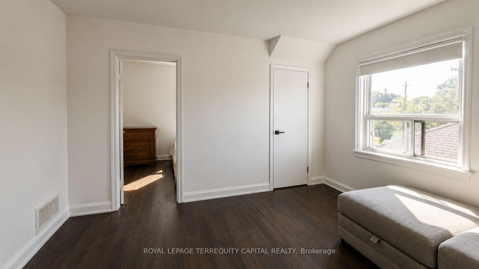 Photo 15 of Unit Upper, 1010 Caledonia Road, North York, Yorkdale-Glen Park — HOMEH