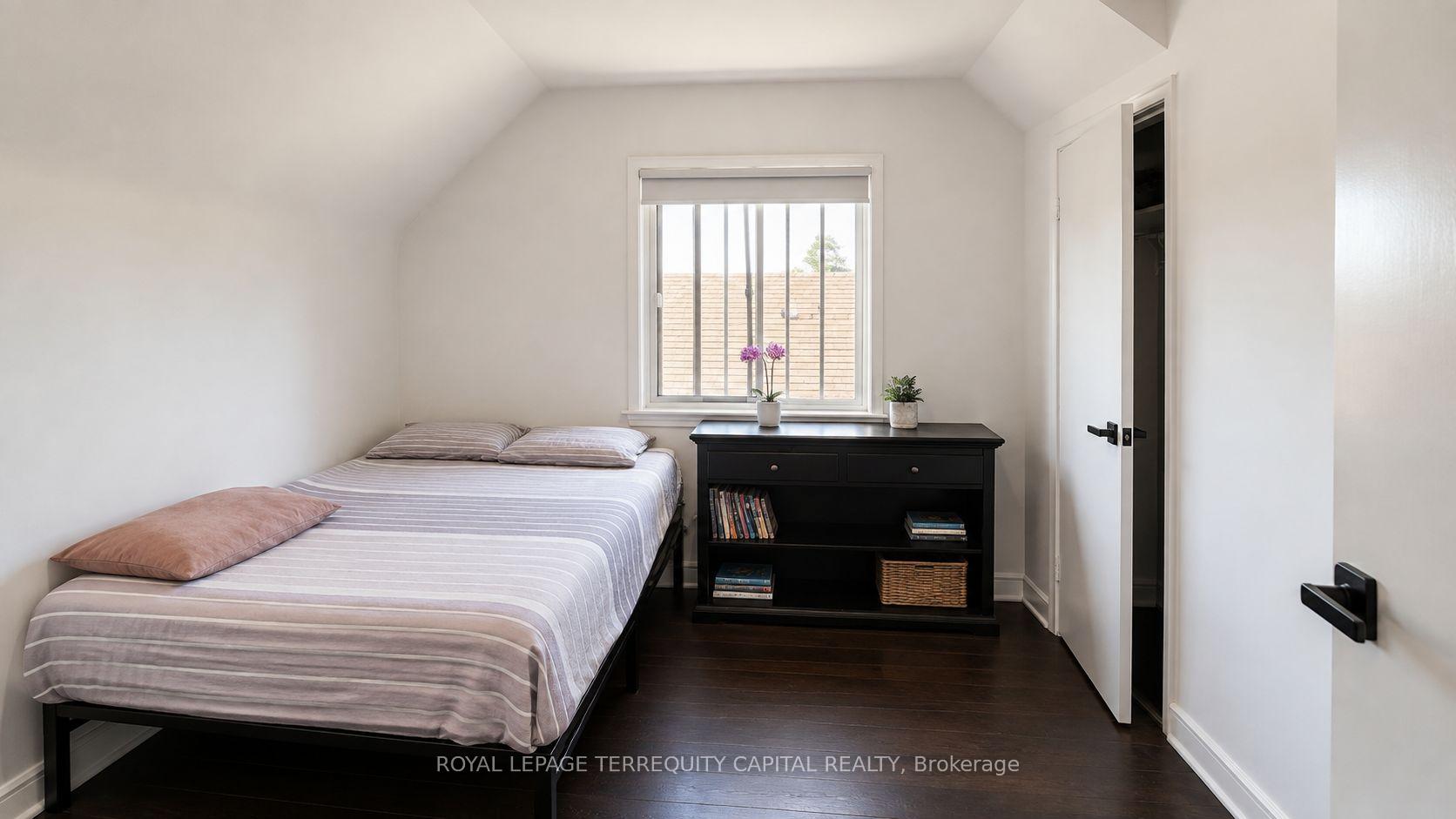Photo 16 of Unit Upper, 1010 Caledonia Road, North York, Yorkdale-Glen Park — HOMEH