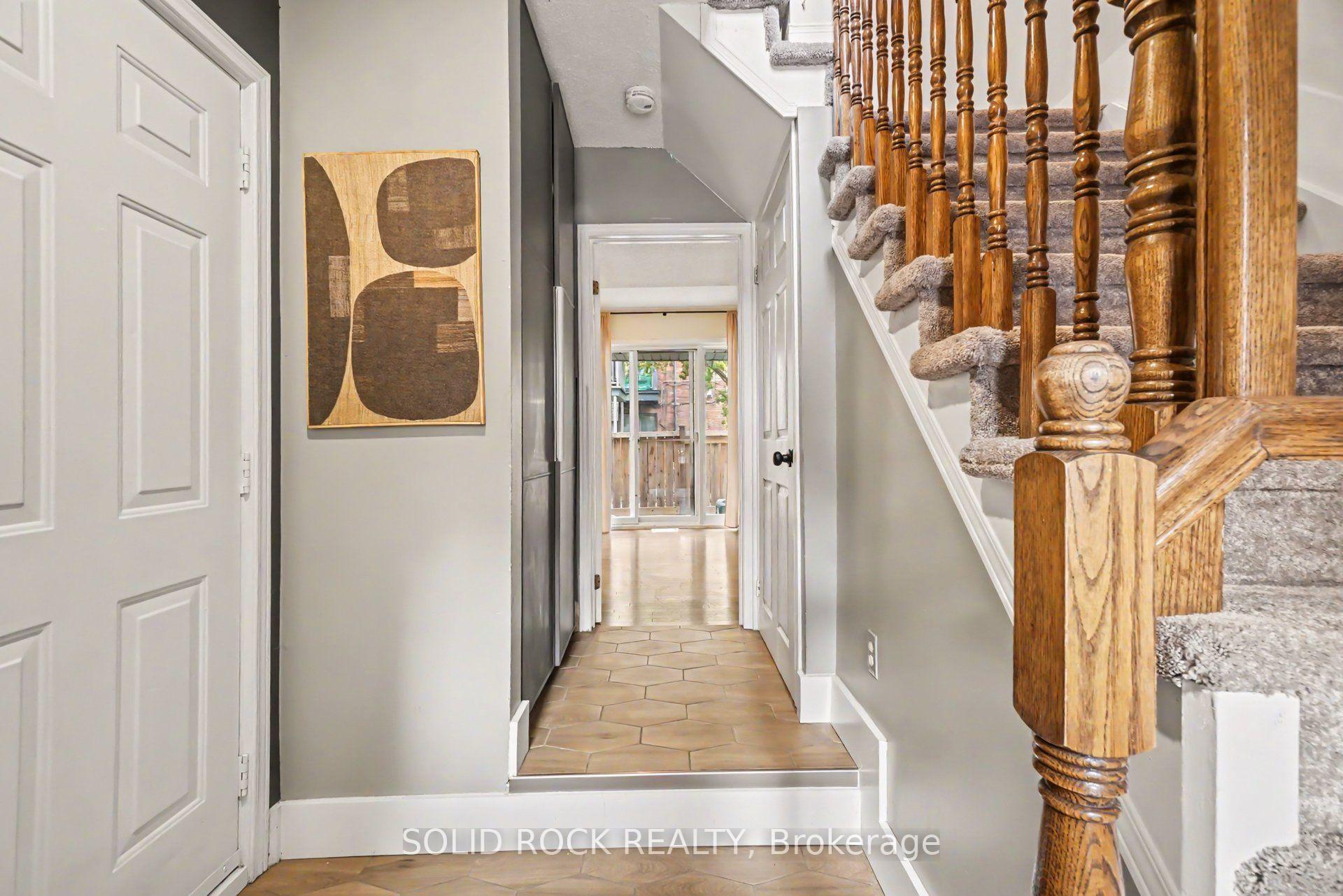 Photo 6 of 5 Beckington Private, Ottawa, Ottawa Centre — HOMEH