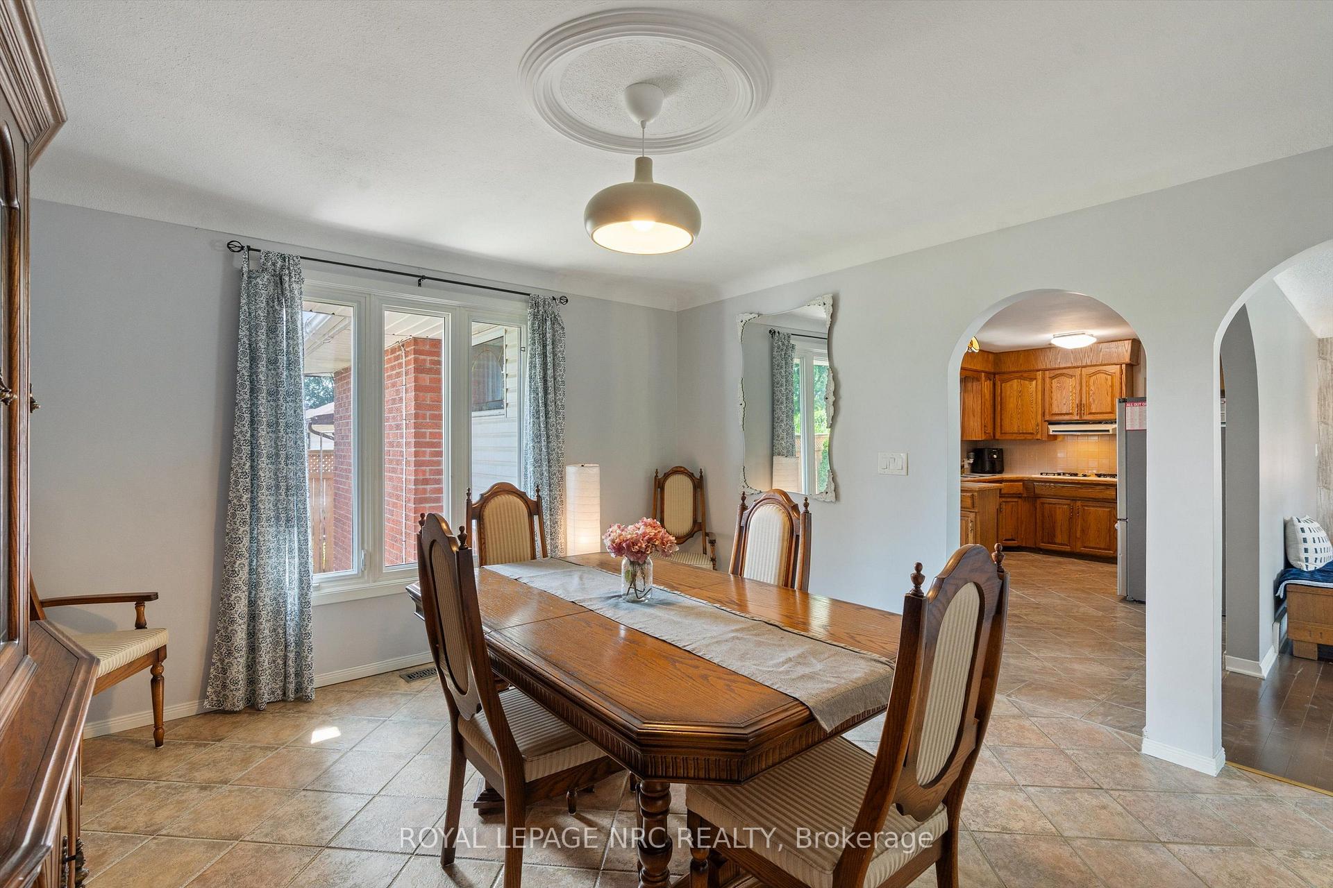 Photo 10 of 161 Catherine Street, Fort Erie, Central — HOMEH
