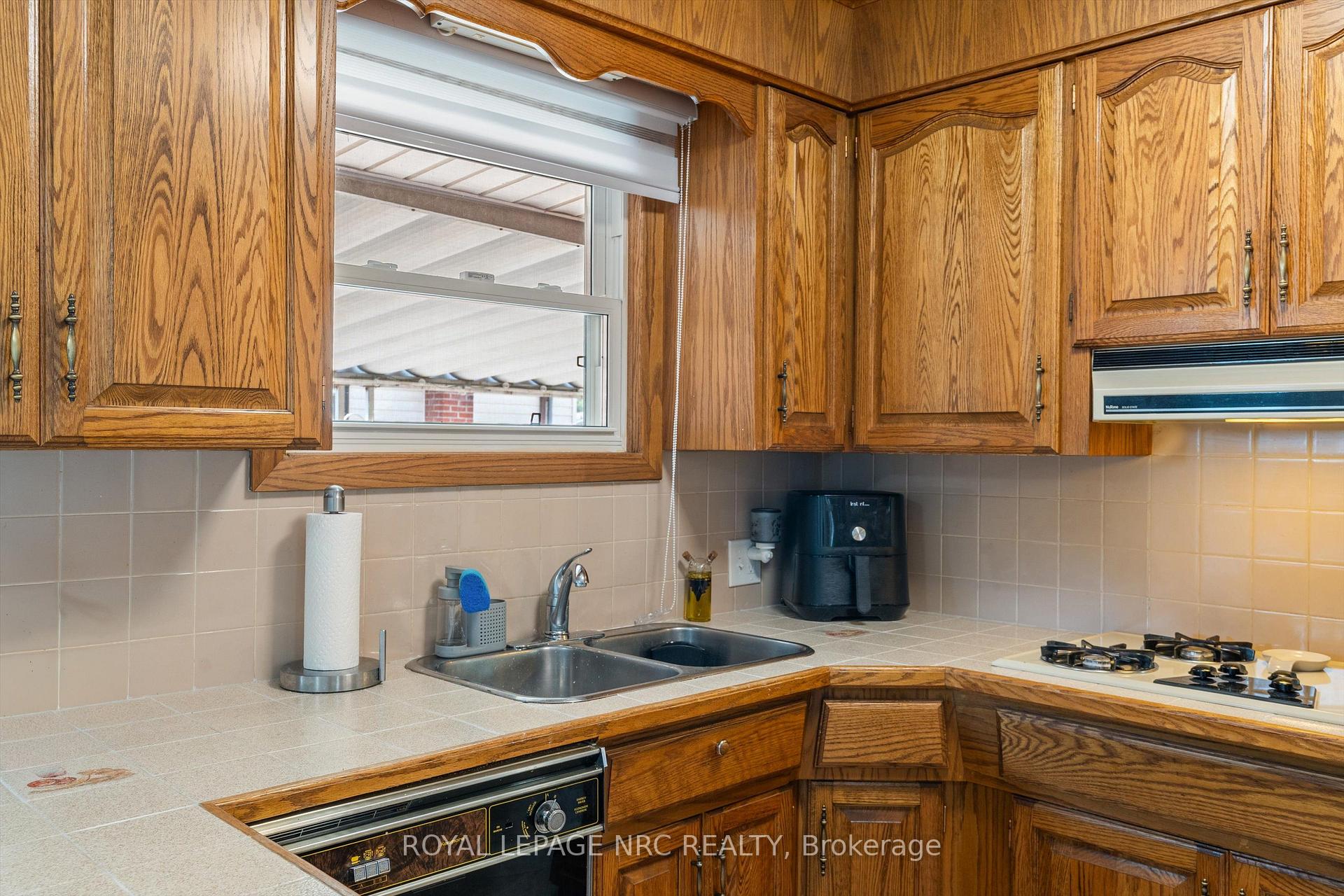 Photo 16 of 161 Catherine Street, Fort Erie, Central — HOMEH