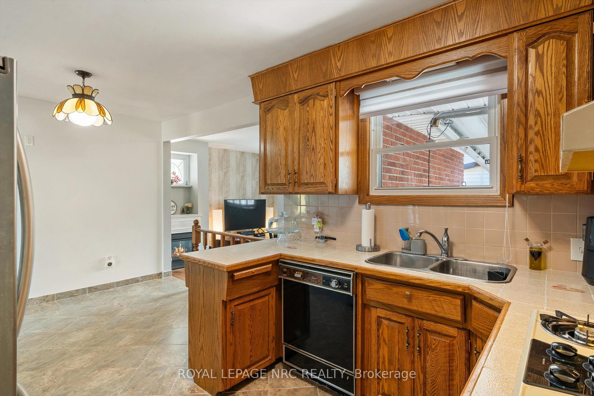 Photo 17 of 161 Catherine Street, Fort Erie, Central — HOMEH