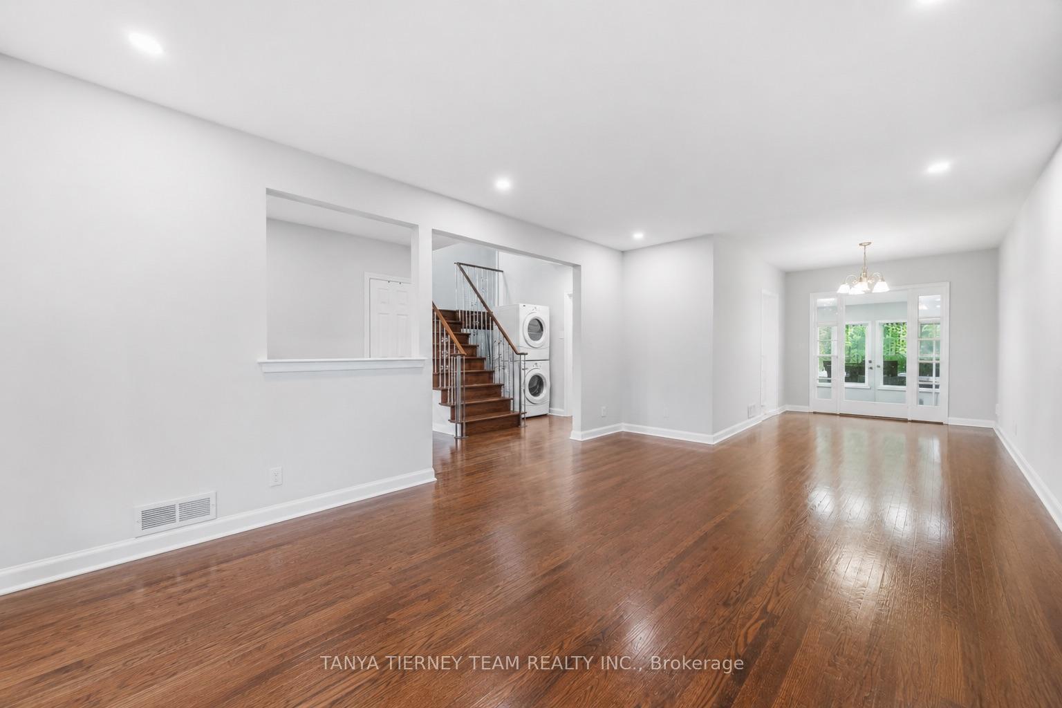 Photo 6 of 118 Rossland Road W, Oshawa, Centennial — HOMEH