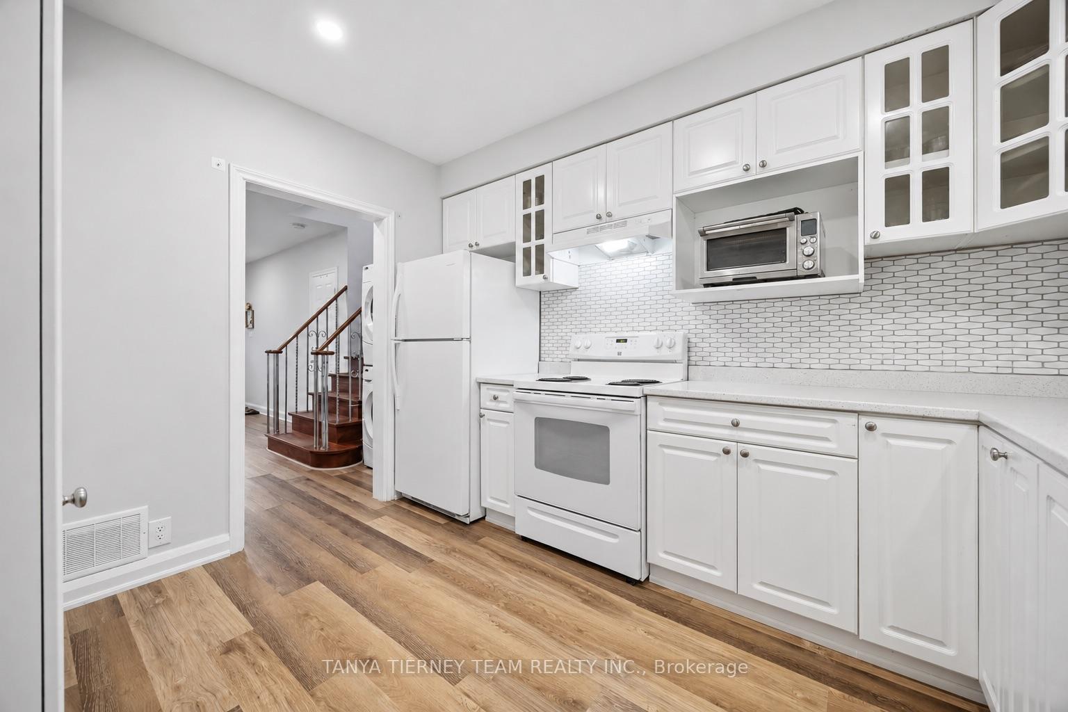 Photo 10 of 118 Rossland Road W, Oshawa, Centennial — HOMEH