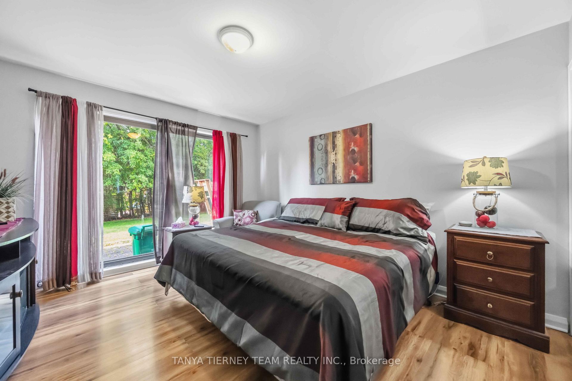Photo 17 of 118 Rossland Road W, Oshawa, Centennial — HOMEH