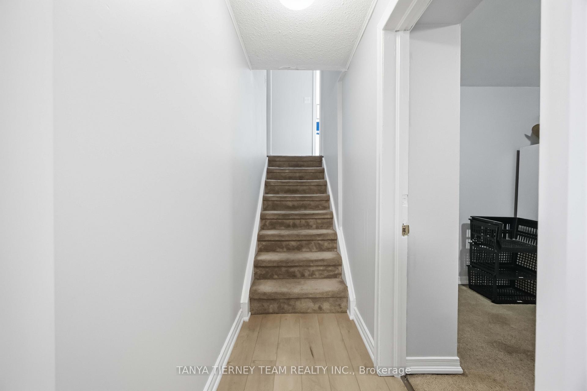 Photo 24 of 118 Rossland Road W, Oshawa, Centennial — HOMEH