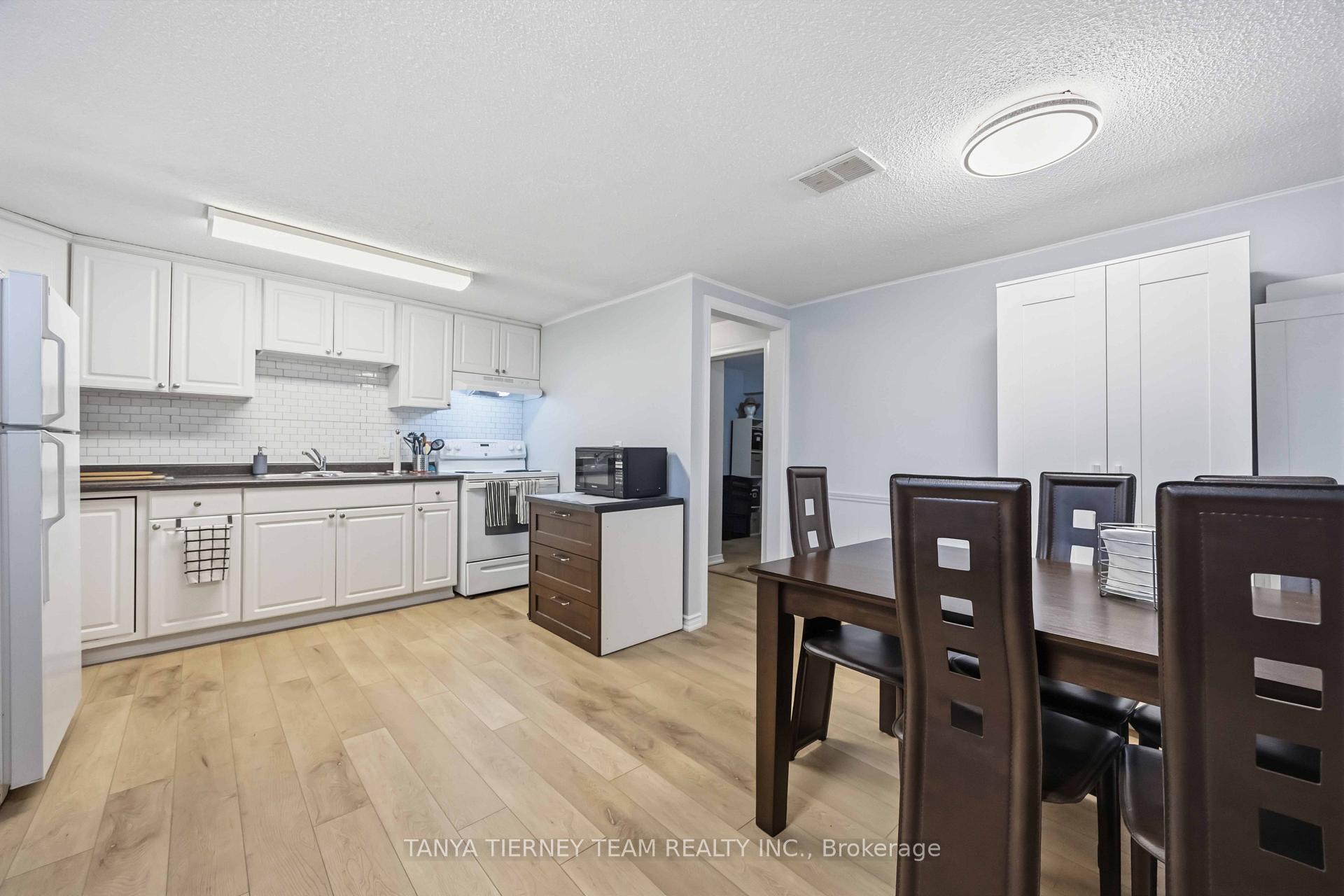 Photo 28 of 118 Rossland Road W, Oshawa, Centennial — HOMEH