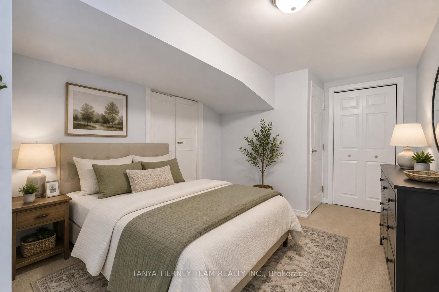 Photo 30 of 118 Rossland Road W, Oshawa, Centennial — HOMEH