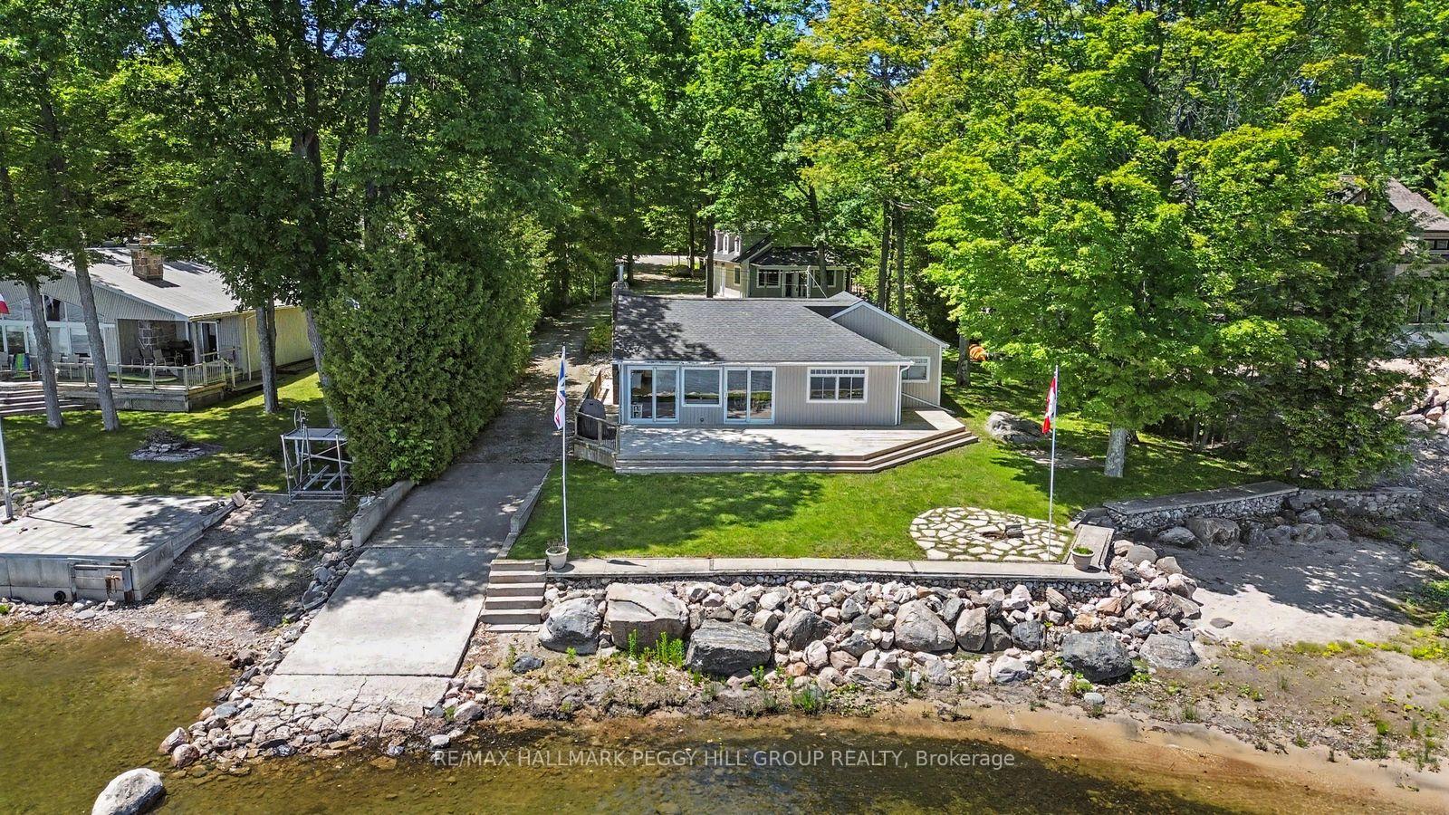 Photo of 1449 Champlain Road