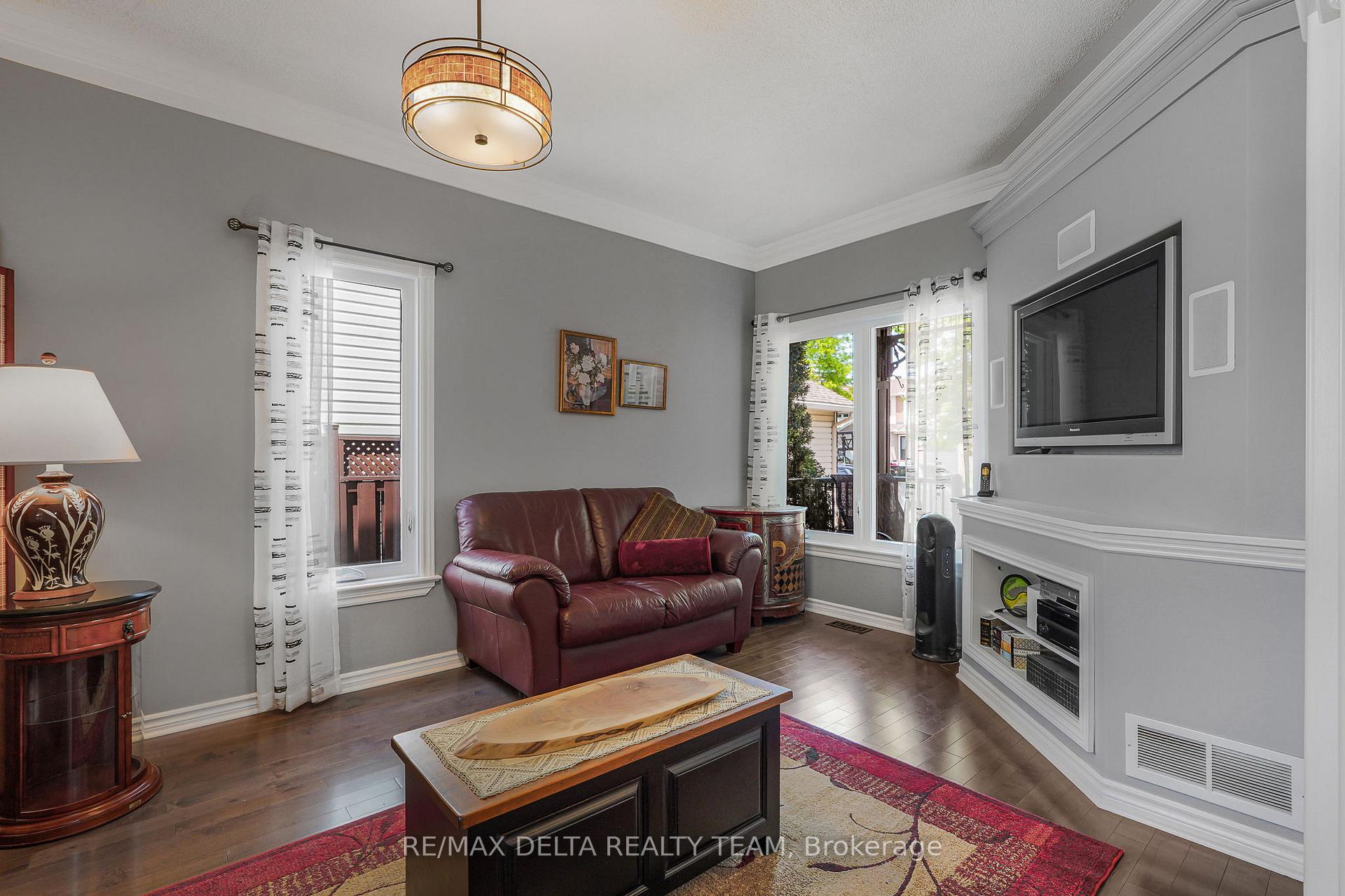 Photo 9 of 2040 Sunland Drive, Ottawa, Fallingbrook/Gardenway South — HOMEH