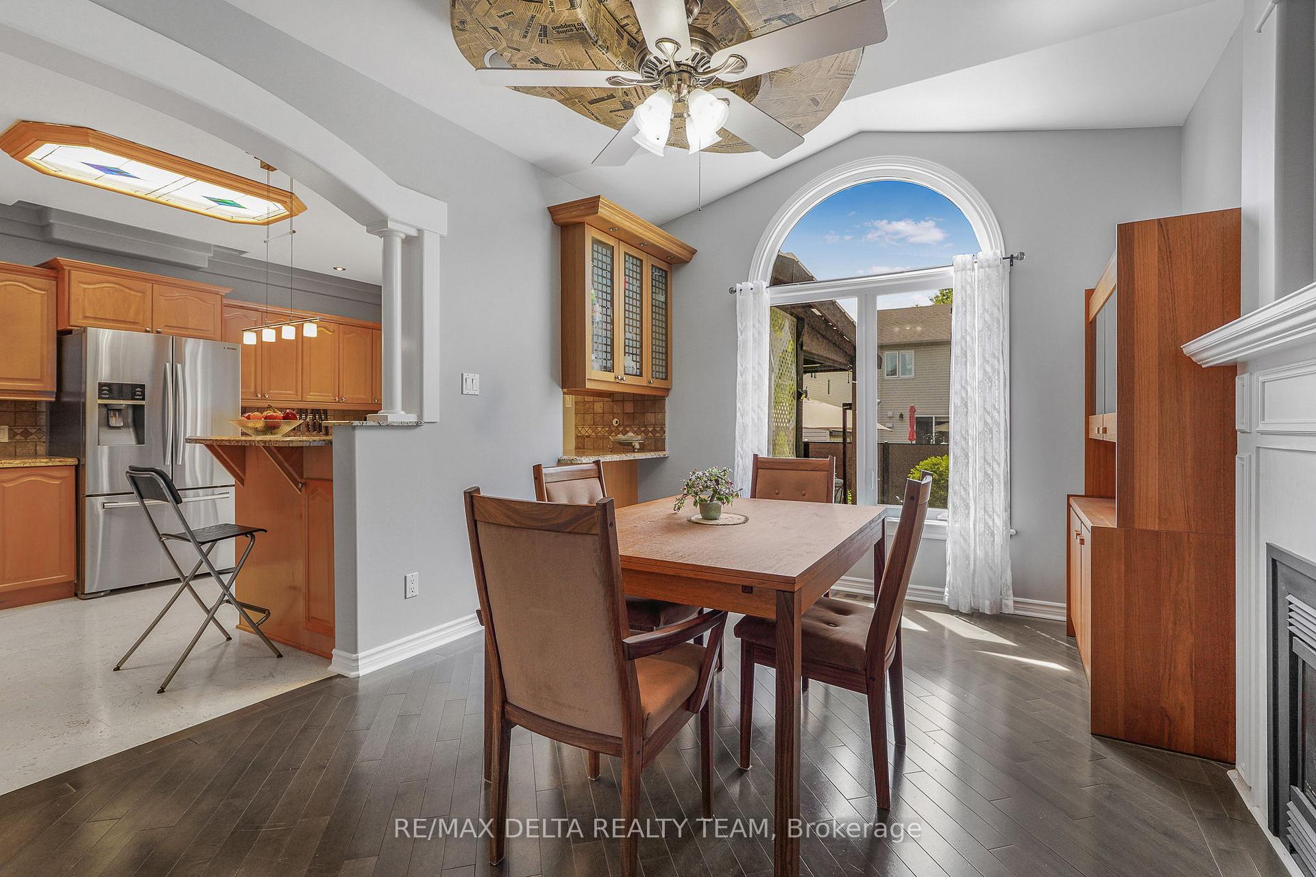 Photo 13 of 2040 Sunland Drive, Ottawa, Fallingbrook/Gardenway South — HOMEH