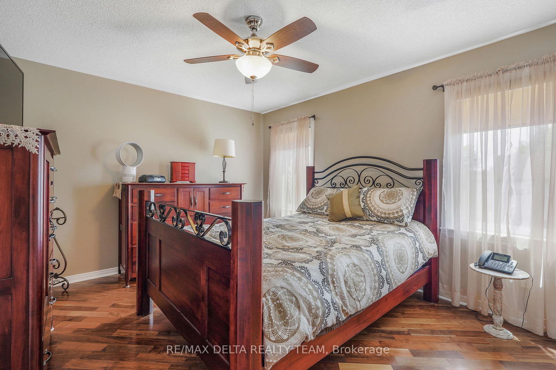Photo 15 of 2040 Sunland Drive, Ottawa, Fallingbrook/Gardenway South — HOMEH