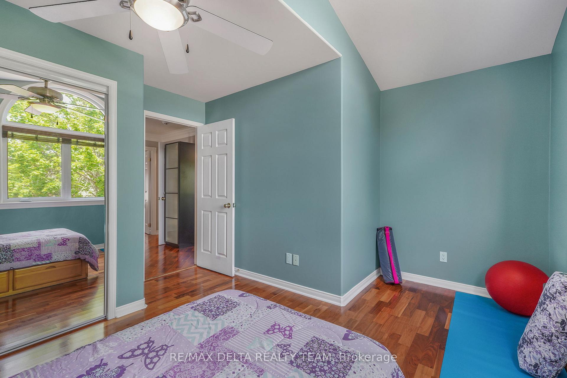 Photo 20 of 2040 Sunland Drive, Ottawa, Fallingbrook/Gardenway South — HOMEH