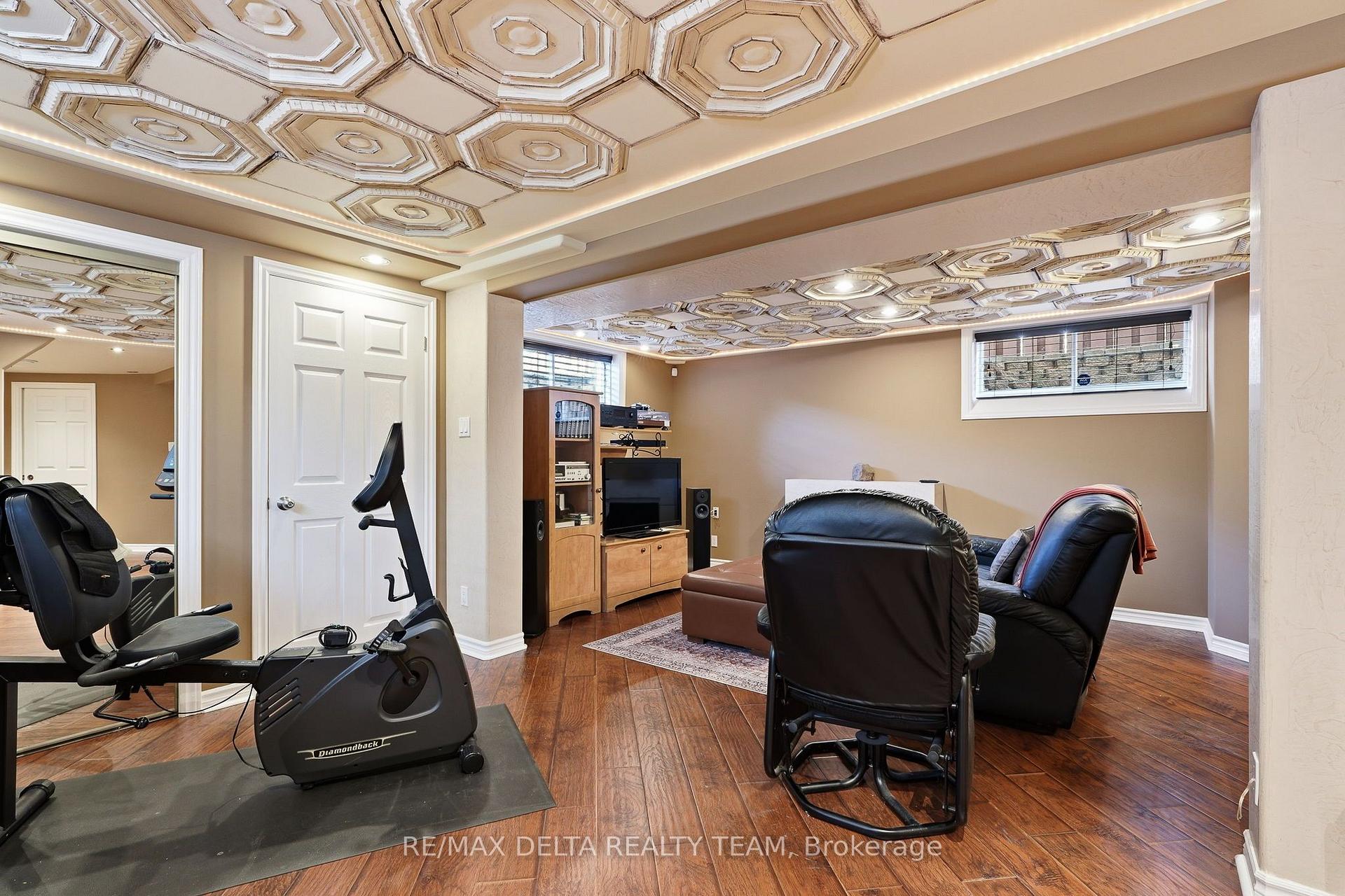 Photo 22 of 2040 Sunland Drive, Ottawa, Fallingbrook/Gardenway South — HOMEH