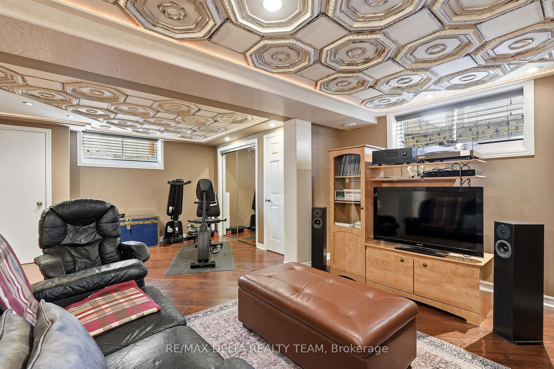 Photo 23 of 2040 Sunland Drive, Ottawa, Fallingbrook/Gardenway South — HOMEH