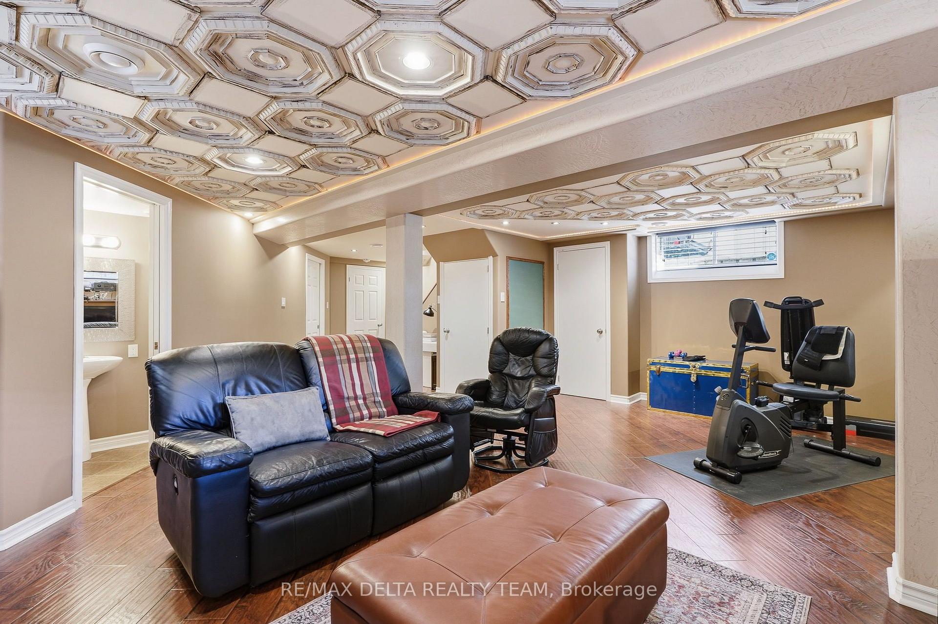 Photo 24 of 2040 Sunland Drive, Ottawa, Fallingbrook/Gardenway South — HOMEH